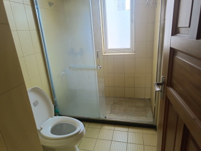 4室2廳2陽臺 湖畔之夢衛(wèi)生間