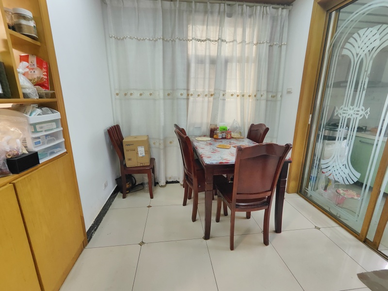 3室2廳1陽臺(tái) 金星小區(qū)餐廳