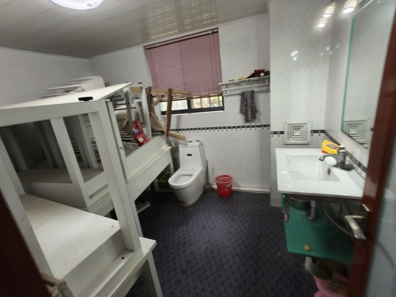 4室2廳1陽臺 東驤神駿一期衛(wèi)生間