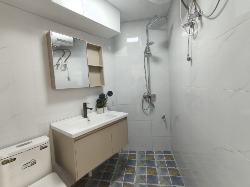 3室2廳1陽(yáng)臺(tái) 東華小區(qū)客廳