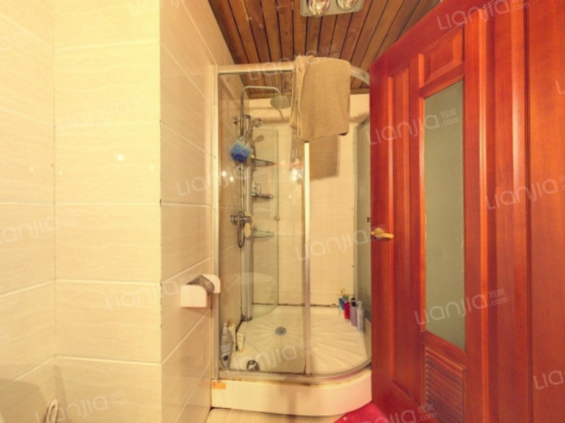 4室2廳2陽臺 滇池花園別墅衛(wèi)生間