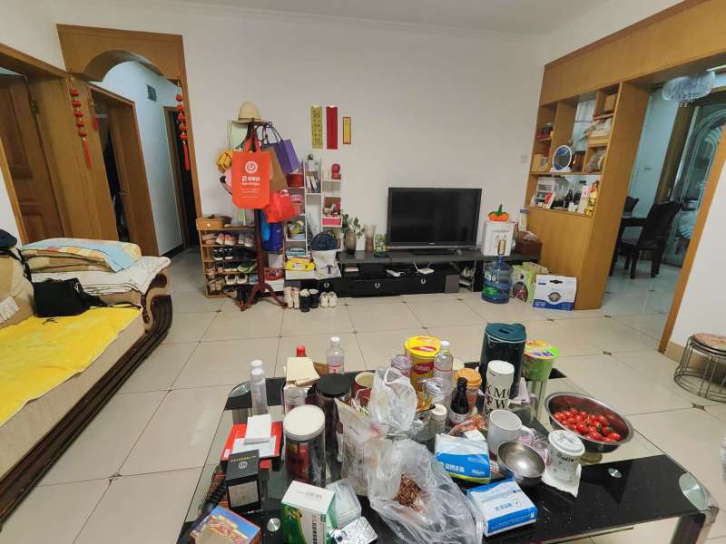 3室2廳1陽臺(tái) 金星小區(qū)客廳