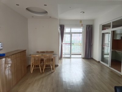 4室2廳2陽臺 湖畔之夢餐廳