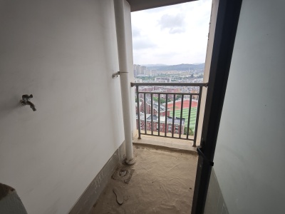 2室2廳1陽臺 溪畔麗景