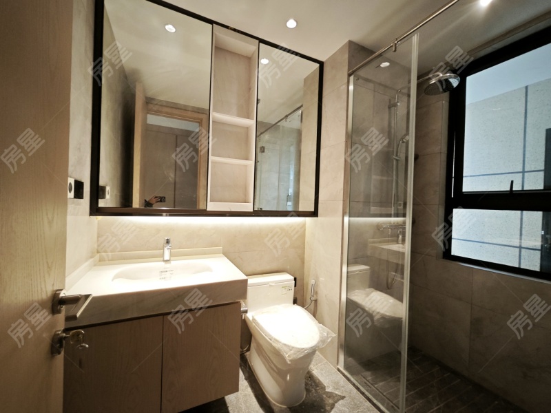 5室2廳2陽(yáng)臺(tái) 俊發(fā)逸天峰衛(wèi)生間