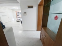 3室2廳2陽(yáng)臺(tái) 東驤神駿二期門(mén)廳