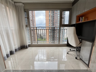 2室2廳1陽(yáng)臺(tái) 海倫堡中央廣場(chǎng)