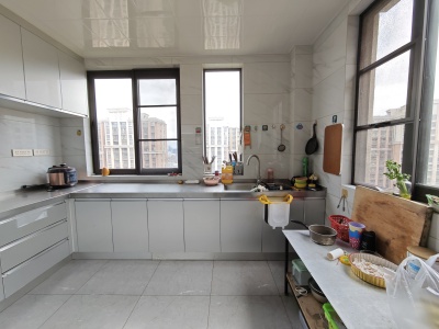 5室2廳2陽(yáng)臺(tái) 新亞洲星辰園