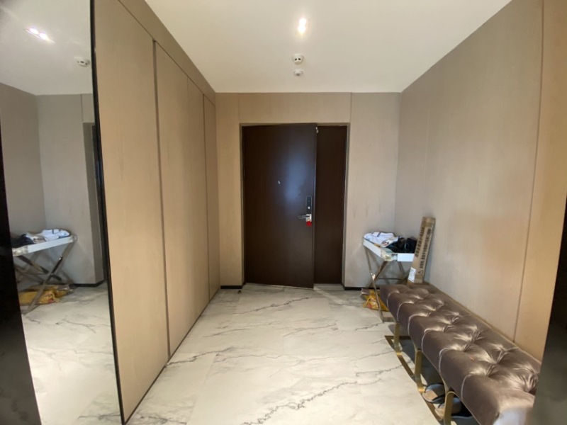 5室2廳2陽臺 俊發(fā)逸天峰門廳