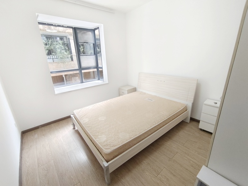 3室2廳2陽(yáng)臺(tái) 東驤神駿二期臥室