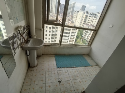 3室2廳1陽臺 同德昆明廣場上北區(qū)