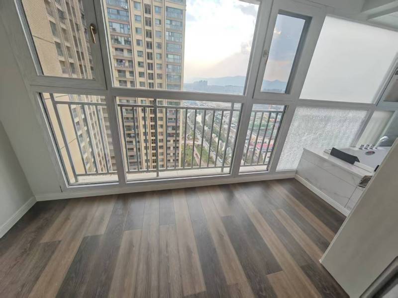 4室2廳4陽臺 藍(lán)光水岸公園陽臺