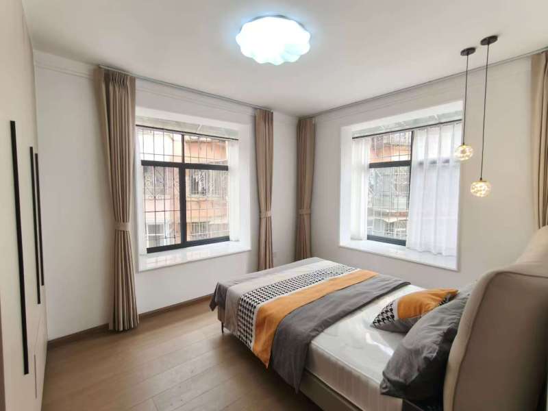 3室2廳1陽(yáng)臺(tái) 東華小區(qū)臥室