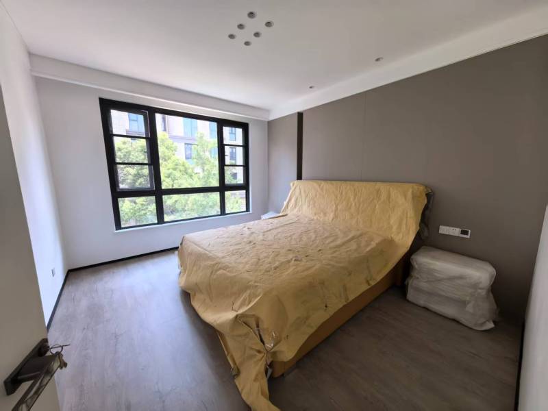 6室3廳2陽臺 滇池ONE 10號地塊別墅臥室