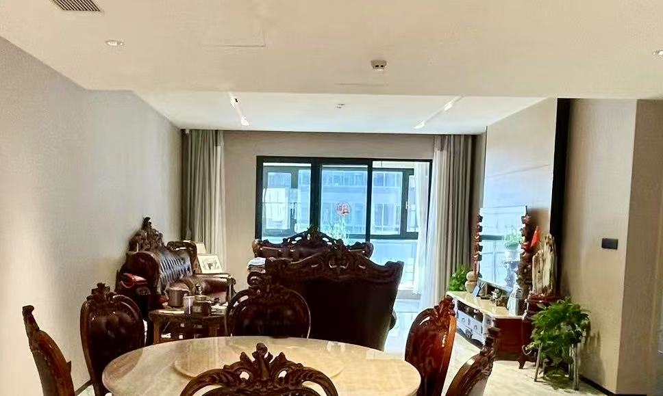 5室2廳2陽(yáng)臺(tái) 俊發(fā)逸天峰客廳