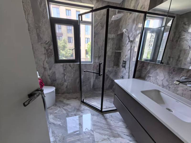 6室3廳2陽臺 滇池ONE 10號地塊別墅衛(wèi)生間