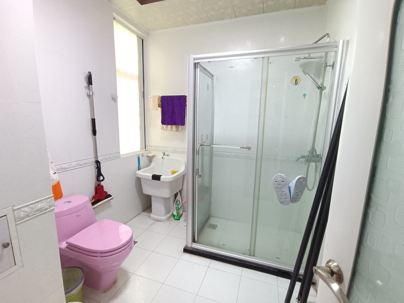 5室2廳3陽臺 廣福小區(qū)二期衛(wèi)生間