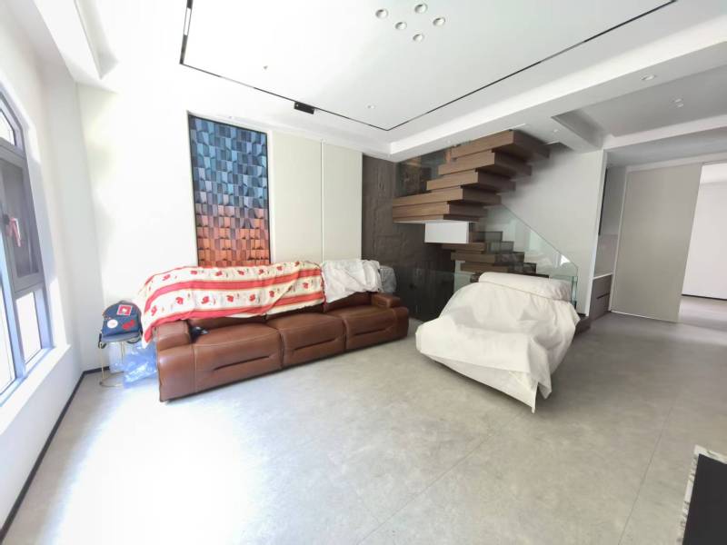 6室3廳2陽臺 滇池ONE 10號地塊別墅客廳