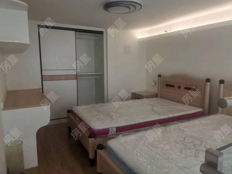 1室1廳 龍湖聽(tīng)藍(lán)半島公寓臥室