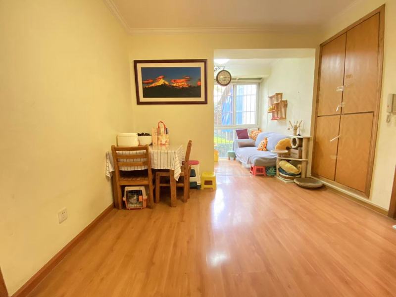 2室2廳2陽臺 西壩路283號客廳