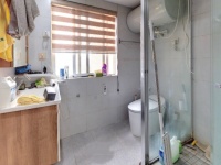 1室2廳2陽臺(tái) 理想紅樹灣公寓衛(wèi)生間