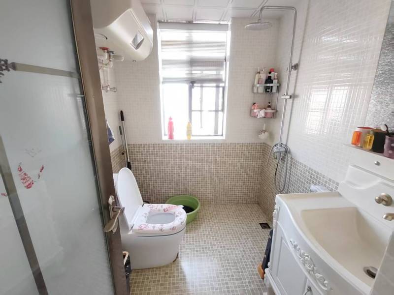 3室2廳2陽(yáng)臺(tái) 錦悅四季花園小區(qū)衛(wèi)生間