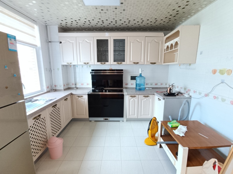 5室2廳3陽臺 廣福小區(qū)二期廚房