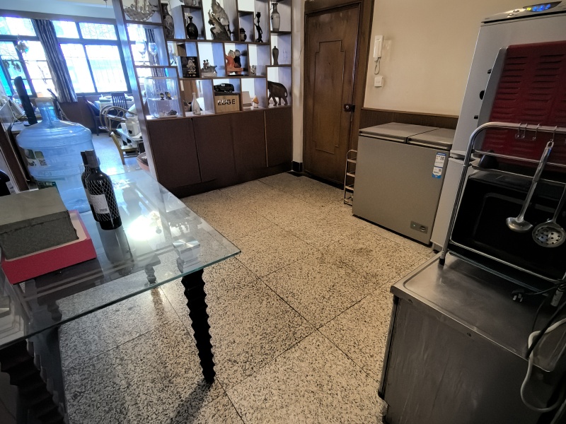 3室2厅1阳台 烟科研餐厅