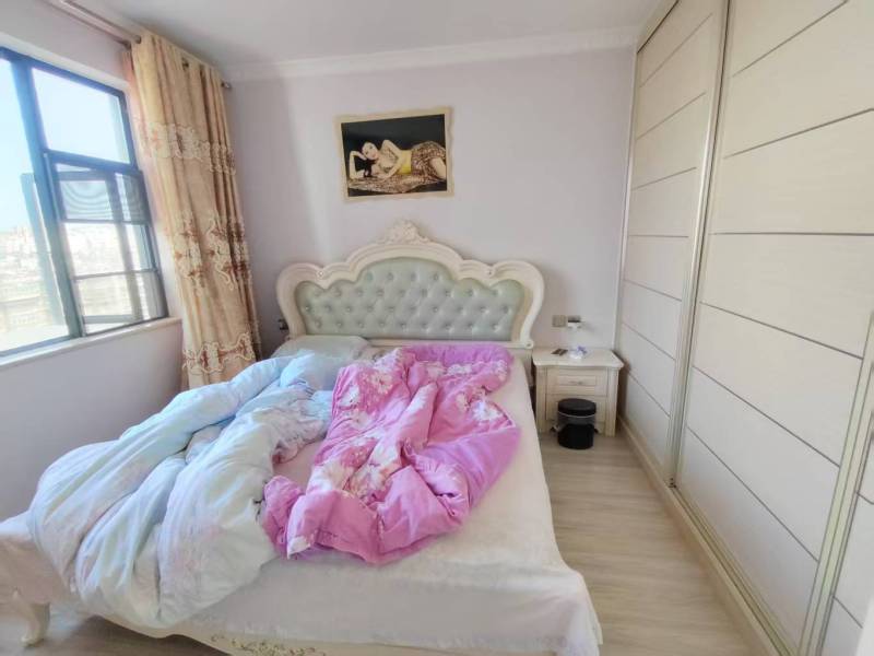 3室2廳2陽(yáng)臺(tái) 錦悅四季花園小區(qū)臥室