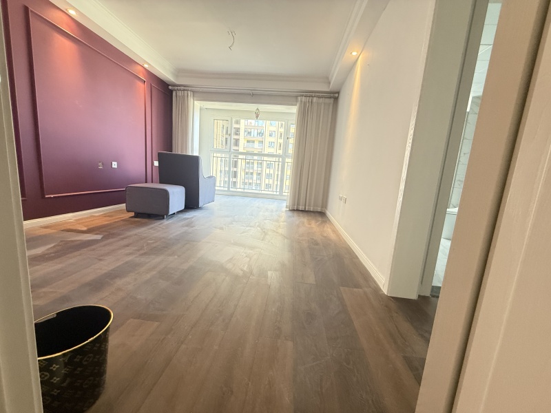 4室2廳4陽臺 藍(lán)光水岸公園臥室