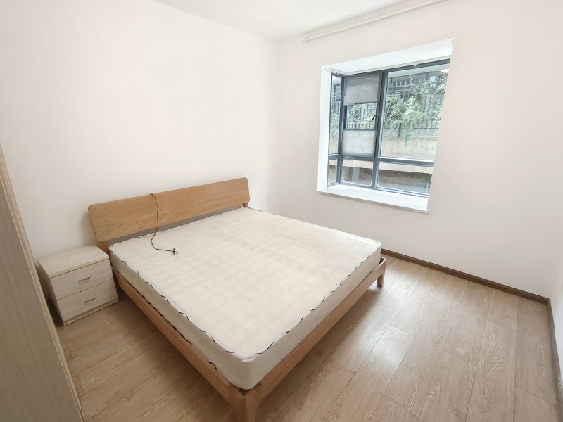 3室2廳2陽(yáng)臺(tái) 東驤神駿二期臥室