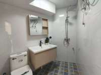 3室2廳1陽(yáng)臺(tái) 東華小區(qū)衛(wèi)生間