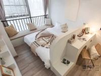 1室1廳1陽(yáng)臺(tái) 北大資源博泰城公寓客廳