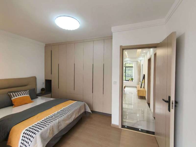 3室2廳1陽(yáng)臺(tái) 東華小區(qū)臥室