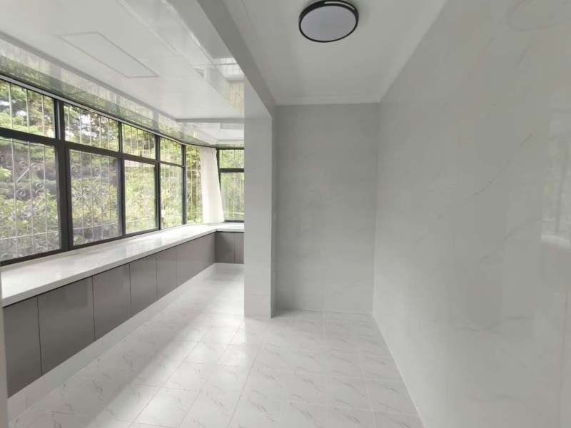 3室2廳1陽(yáng)臺(tái) 東華小區(qū)餐廳