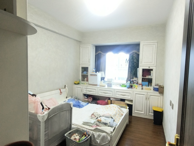 4室2廳2陽(yáng)臺(tái) 碧桂園紫臺(tái)臥室