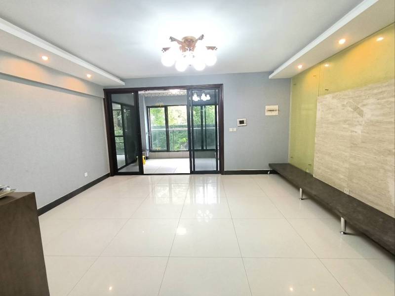 3室2廳1陽(yáng)臺(tái) 楓藍(lán)國(guó)際客廳