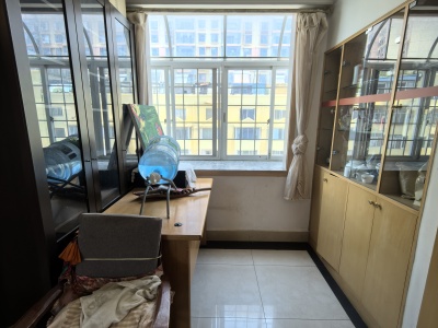 5室2廳1陽臺(tái) 龍翔苑