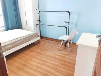 4室2廳1陽臺 溪畔麗景