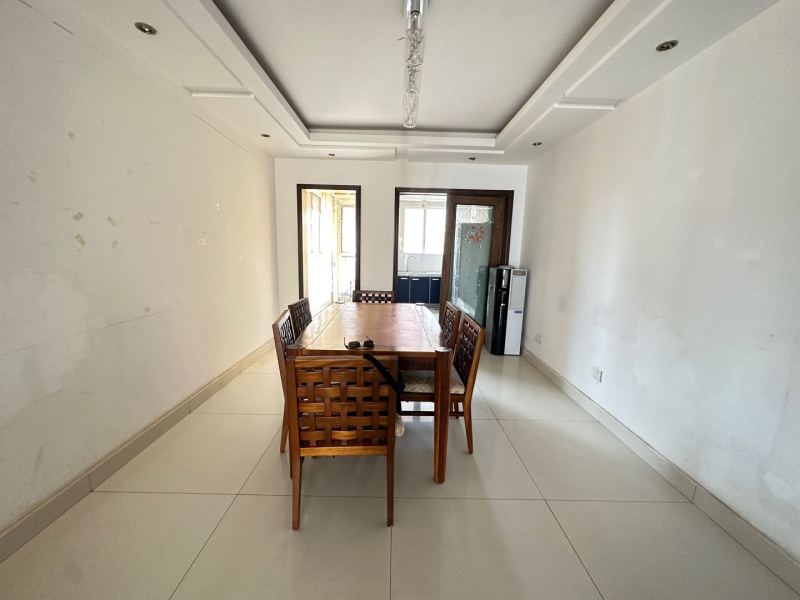 4室2廳2陽臺(tái) 世紀(jì)城華春苑餐廳