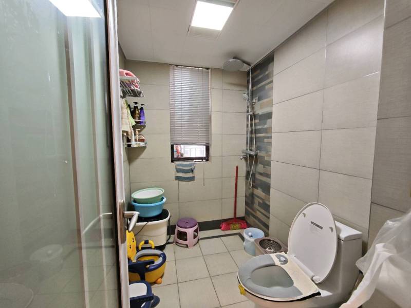 3室2廳2陽臺 金科陽光里衛(wèi)生間