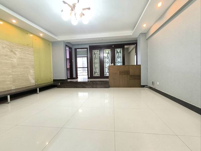 3室2廳1陽(yáng)臺(tái) 楓藍(lán)國(guó)際客廳