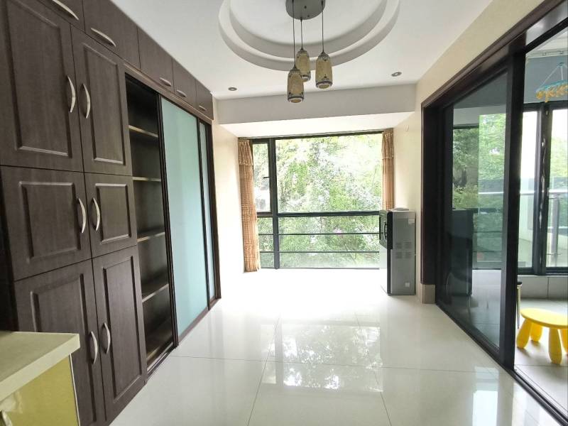 3室2廳1陽(yáng)臺(tái) 楓藍(lán)國(guó)際餐廳