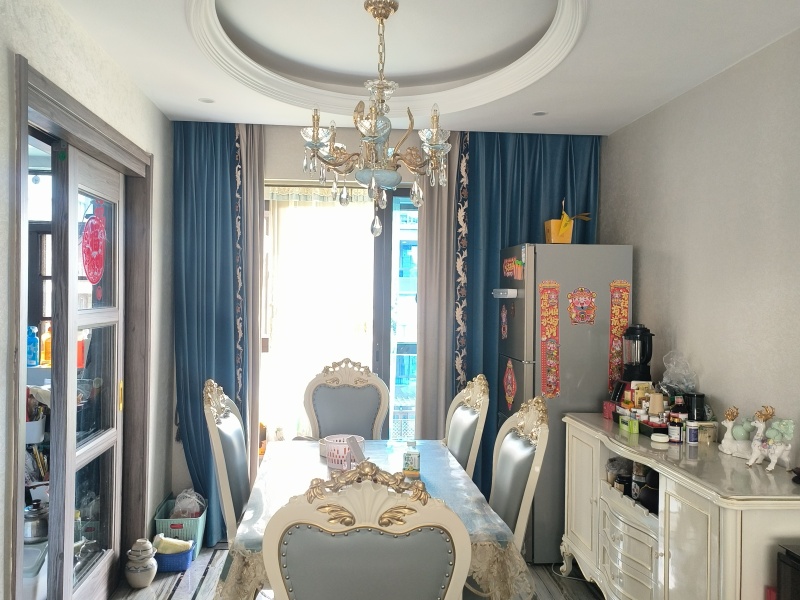 4室2廳2陽(yáng)臺(tái) 碧桂園紫臺(tái)餐廳