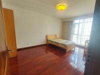 4室2廳2陽臺(tái) 世紀(jì)城華春苑臥室