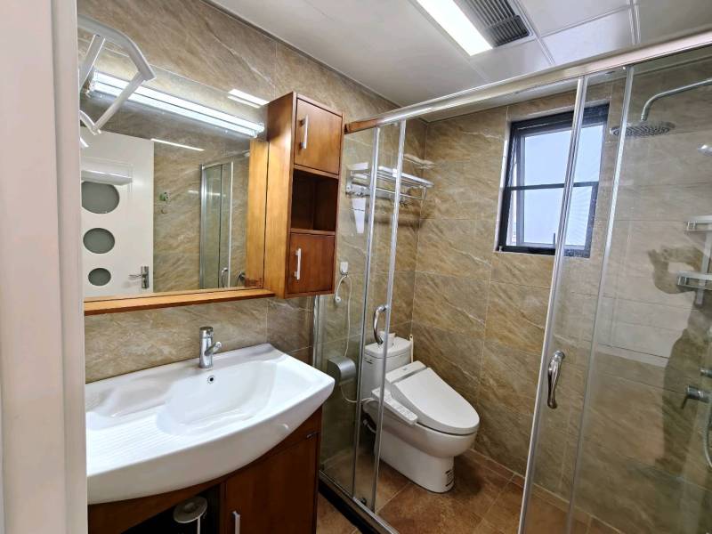 3室2廳2陽臺 潤城二區(qū)衛(wèi)生間