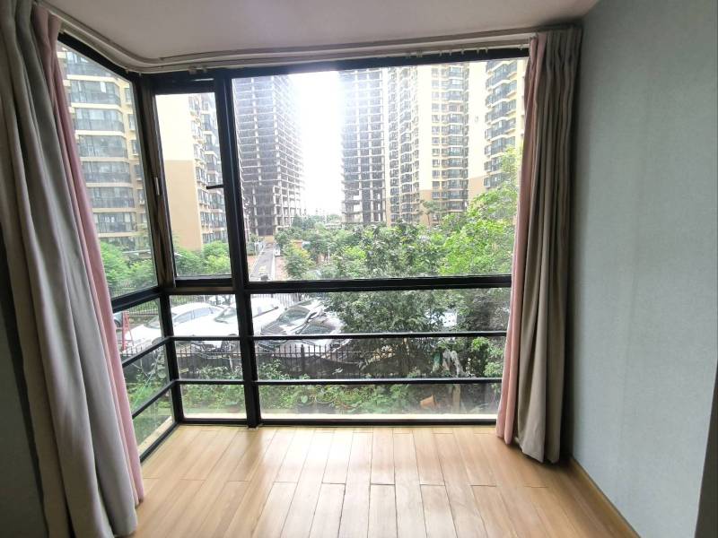 3室2廳1陽(yáng)臺(tái) 楓藍(lán)國(guó)際陽(yáng)臺(tái)