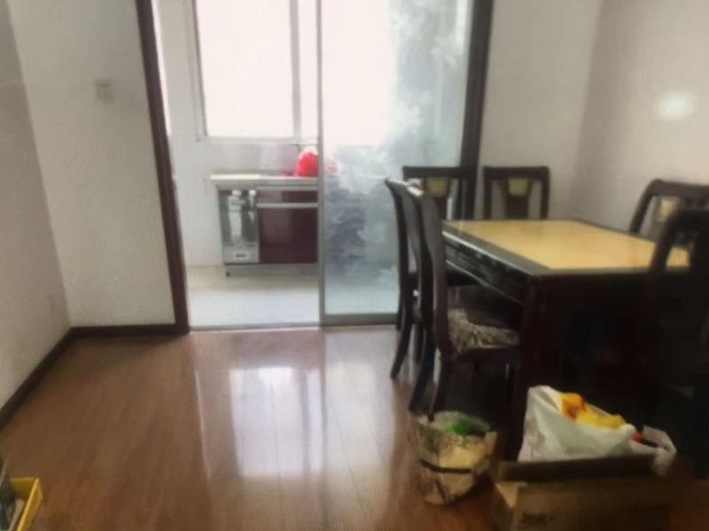 3室2廳1陽臺(tái) 盛世豪庭四期餐廳