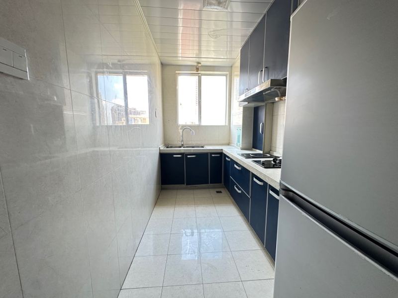 4室2廳2陽臺(tái) 世紀(jì)城華春苑廚房