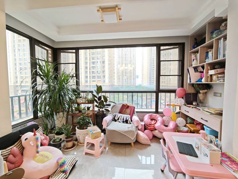 3室2廳2陽臺 金科陽光里陽臺